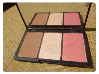 Sleek Makeup Face Form